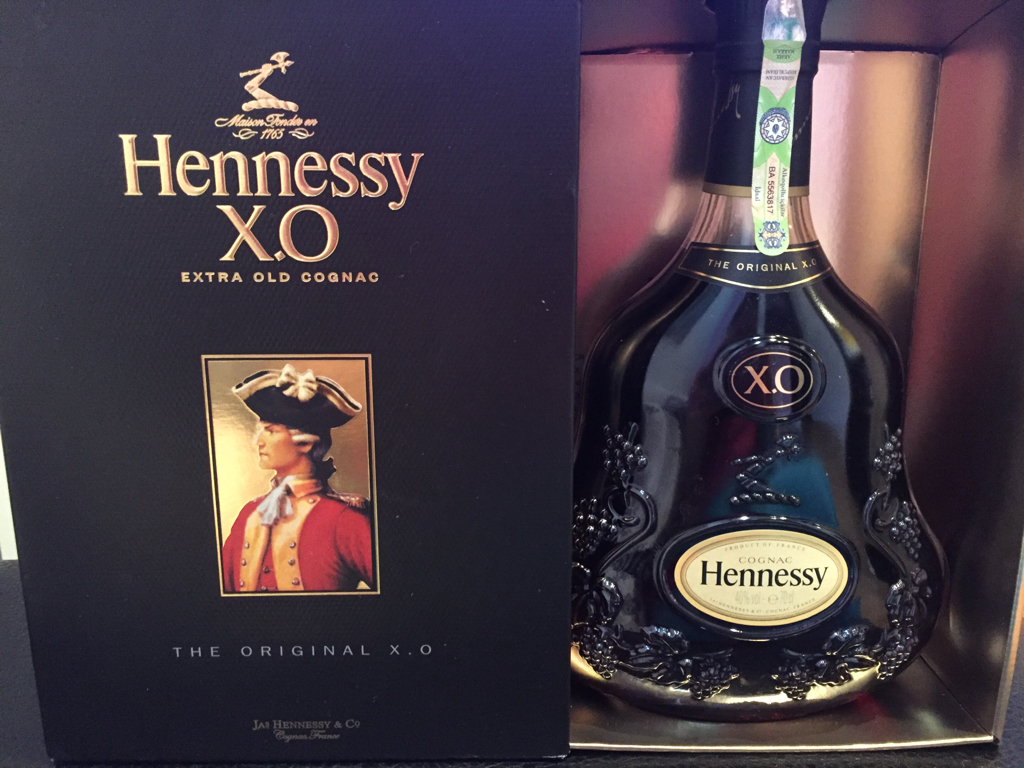 Цена коньяка хеннесси 0.7. Коньяк Хеннесси Иксо. Хеннесси Хо Extra old Cognac 0.7. Коньяк Hennessy XO 0.7. Hennessy x.o Extra old Cognac.