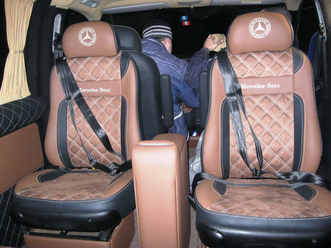 Откидные сиденья микроавтобус Mercedes